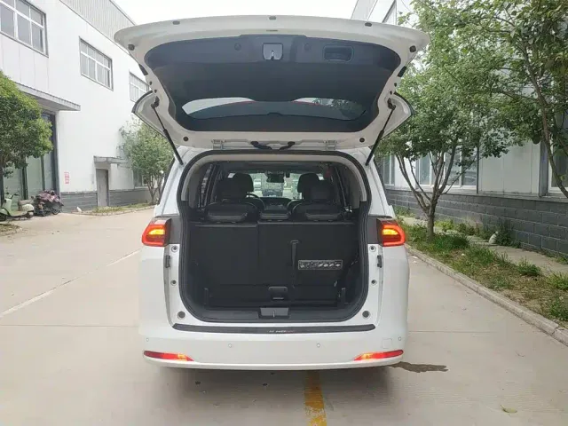 GAC Trumpchi M6 — Фото автомобиля 14