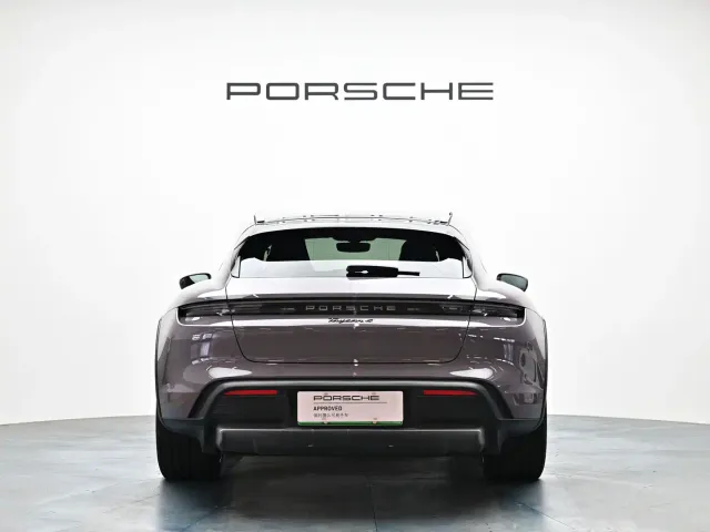 Porsche Taycan — Фото автомобиля 15
