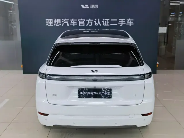 Li Auto L6 — Фото автомобиля 14
