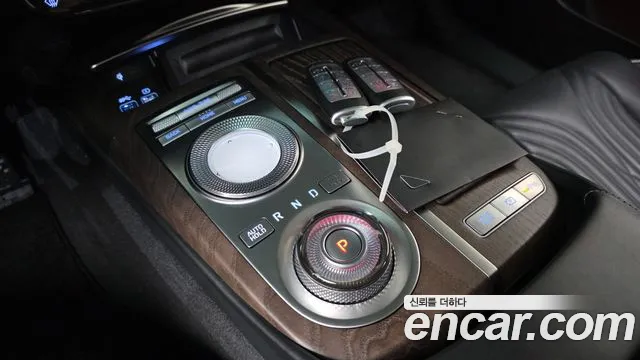 Genesis G80 Бензин 2.5 турбо AWD — Фото автомобиля 9