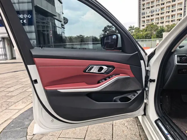 BMW 3 Series — Фото автомобиля 17