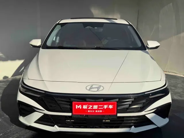 Hyundai Elantra — Фото автомобиля 2