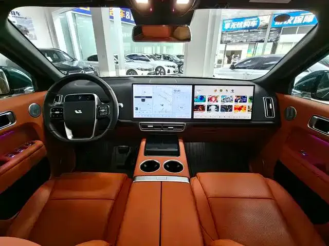 Li Auto L8 — Фото автомобиля 14