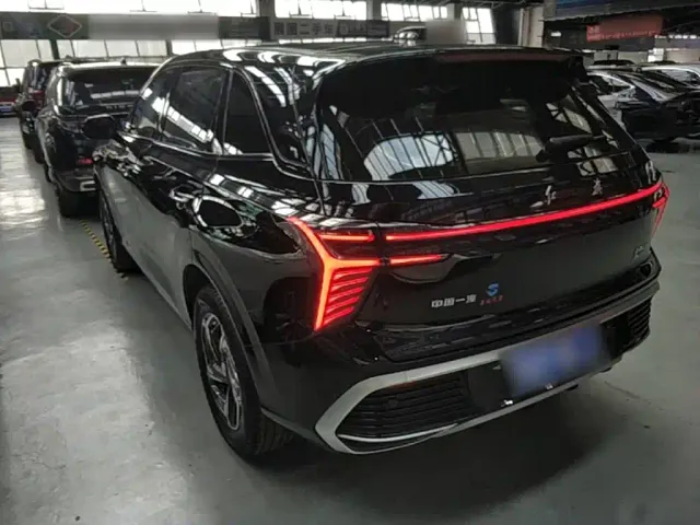 Hongqi HS3 — Фото автомобиля 4