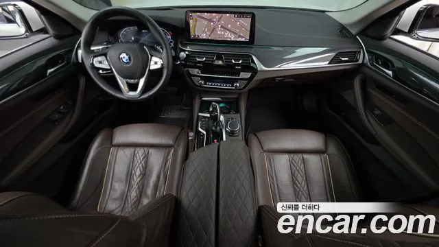 BMW 5 Series G30 — Фото автомобиля 10