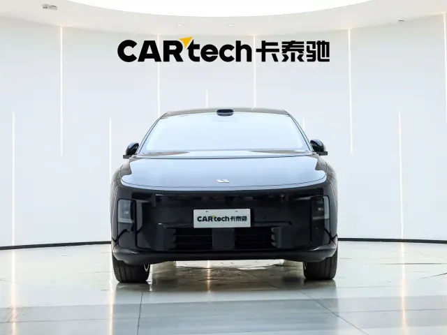 Li Auto i8 — Фото автомобиля 2