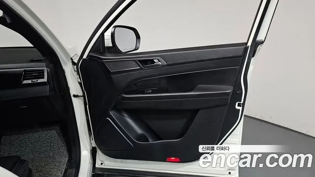 KG_Mobility_Ssangyong Rexton Новый Rexton Sport Khan Дизель 2.2 4WD — Фото автомобиля 23