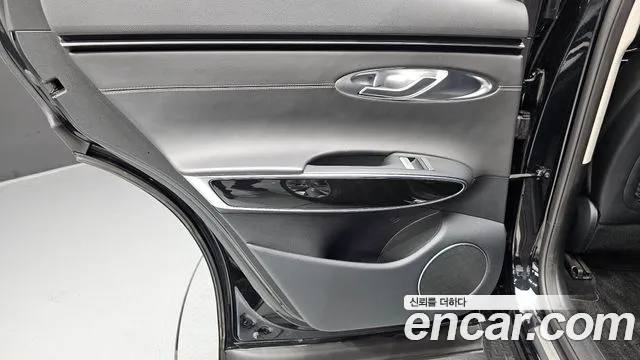 Genesis GV70 2.5T Бензин 2WD — Фото автомобиля 24