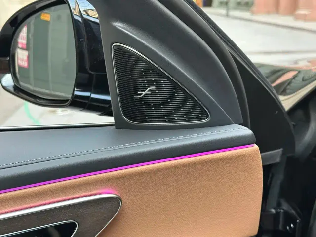 Mercedes-Benz E-Class — Фото автомобиля 16