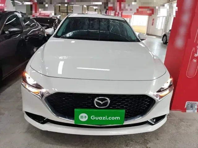 Mazda Axela — Фото автомобиля 2