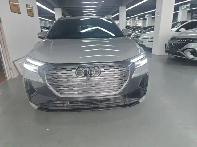 Audi Q4 e-tron — Фото автомобиля 2