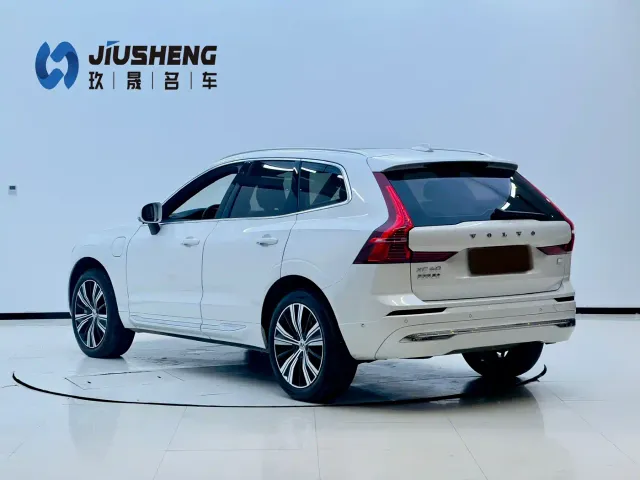 Volvo XC60 — Фото автомобиля 24