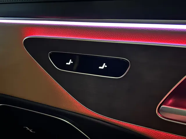 Mercedes-Benz E-Class — Фото автомобиля 25