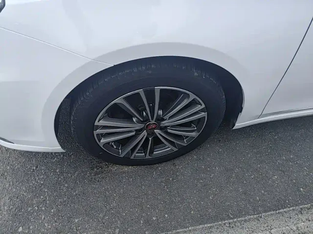 Roewe i6 — Фото автомобиля 22