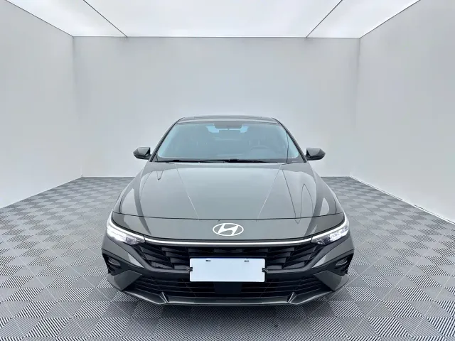 Hyundai Elantra — Фото автомобиля 2