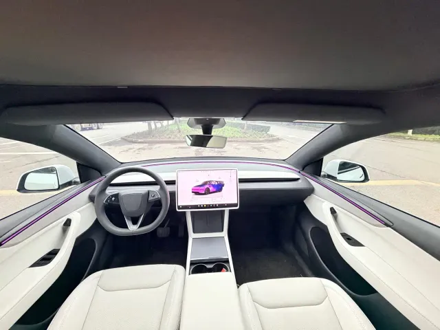 Tesla Model Y 2026 Rear-Wheel Drive — Фото автомобиля 7