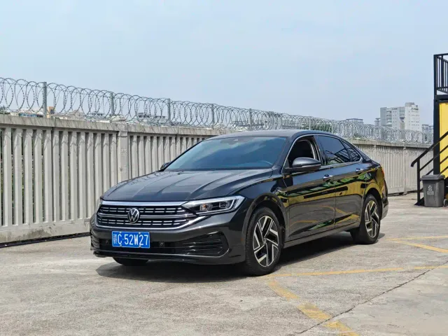 Фотография автомобиля — Volkswagen Sagitar