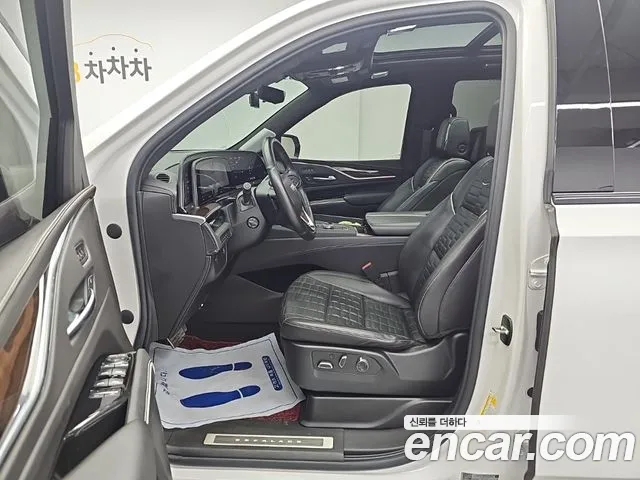 Cadillac Escalade 5th Gen — Фото автомобиля 11