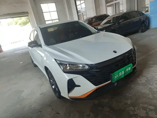 Dongfeng Yixuan — Фото автомобиля 3