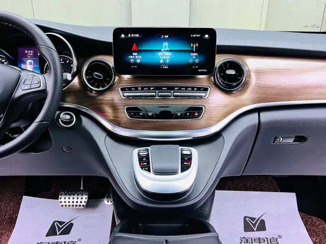 Mercedes-Benz V-Class — Фото автомобиля 12