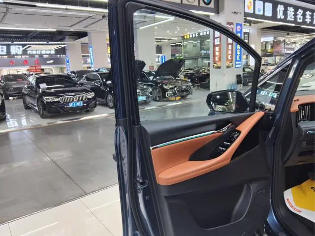 GAC Trumpchi Xiangwang M8 — Фото автомобиля 5