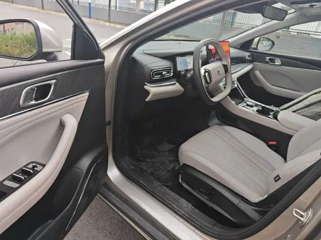 Geely Galaxy Stellar 6 — Фото автомобиля 15