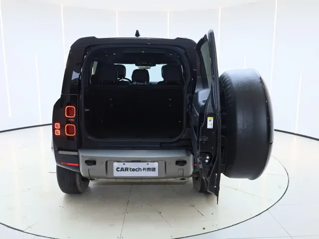 Land Rover Defender — Фото автомобиля 14