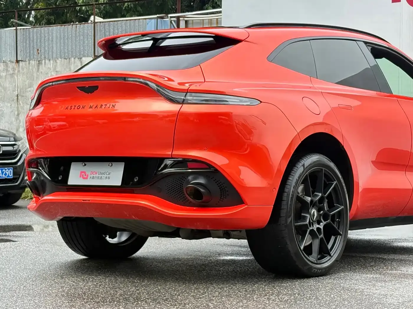 Aston Martin Aston Martin DBX 2020 4.0T V8 — Фото автомобиля 23