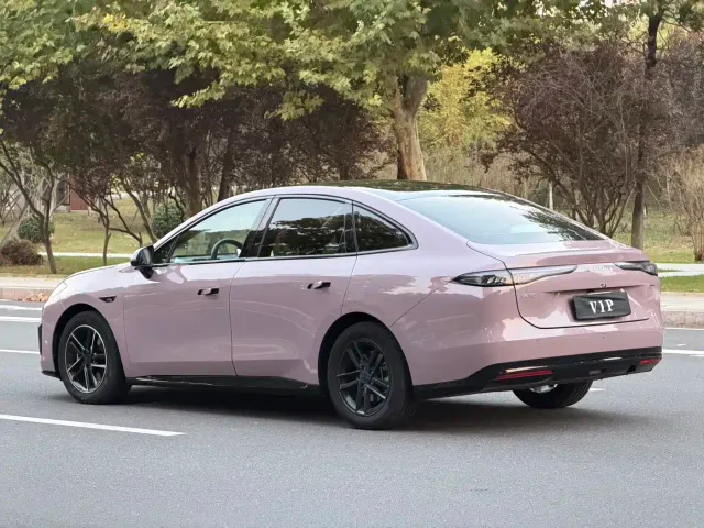 GAC Aion RT — Фото автомобиля 11
