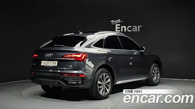 Audi Q5 40 TDI quattro Sportback — Фото автомобиля 2