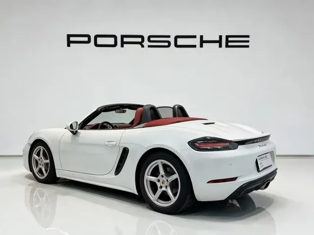 Porsche 718 — Фото автомобиля 4