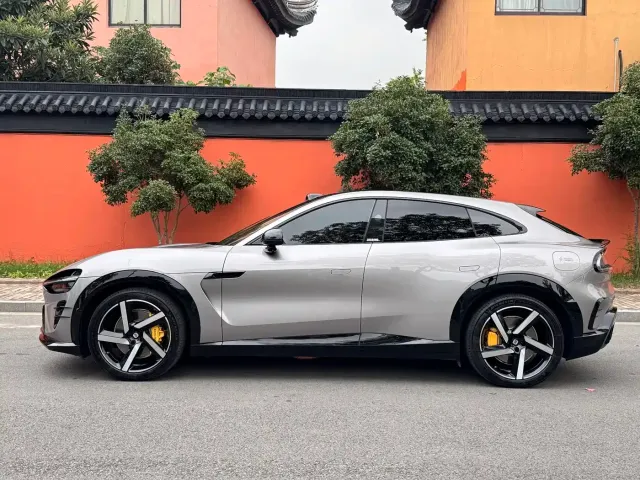 Xiaomi Auto Xiaomi YU7 2025 Extended Range AWD Pro — Фото автомобиля 4
