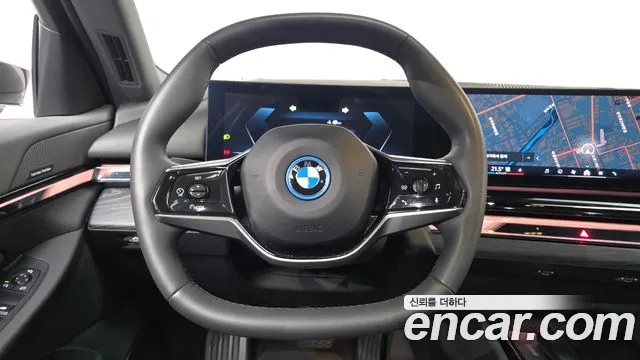 BMW i5 — Фото автомобиля 10