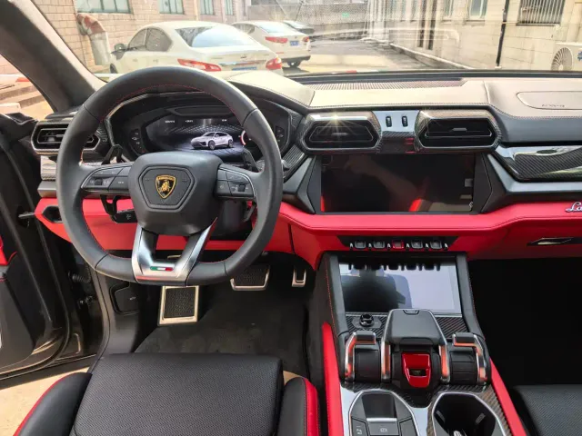 Lamborghini Urus — Фото автомобиля 7
