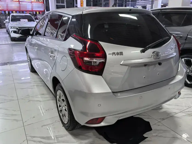Toyota Vios FS — Фото автомобиля 4