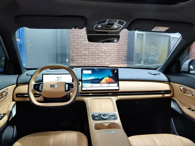 Geely Galaxy Starship 7 EM-i — Фото автомобиля 12