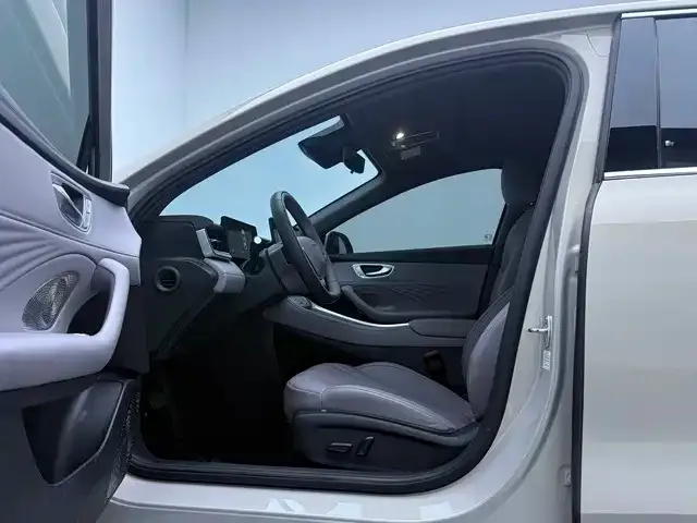 Roewe M7 DMH — Фото автомобиля 11