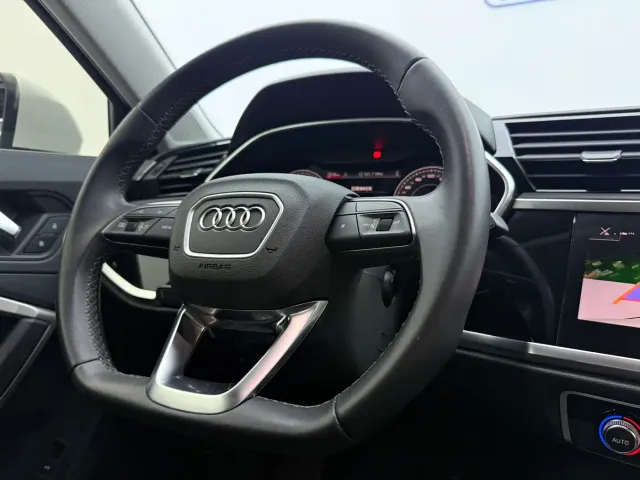 Audi Q3 — Фото автомобиля 14