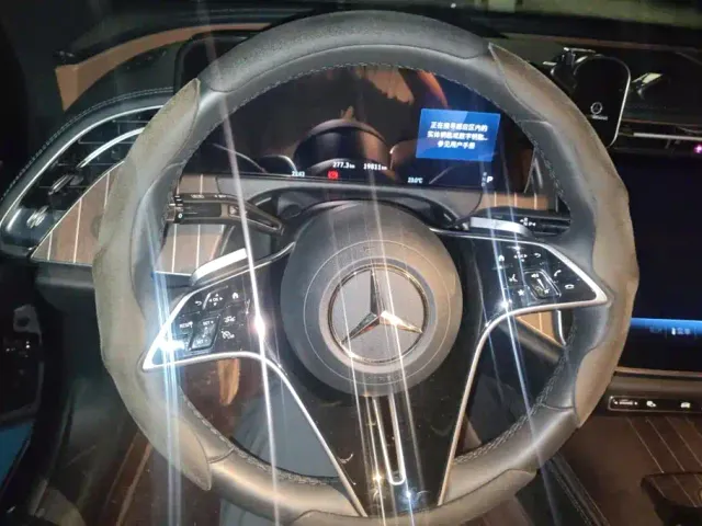 Mercedes-Benz E-Class — Фото автомобиля 15