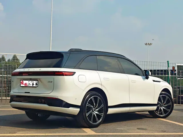 Xpeng G9 — Фото автомобиля 2