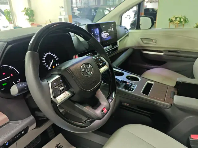 Toyota Granvia — Фото автомобиля 8