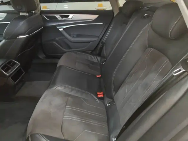 Audi A7L — Фото автомобиля 16