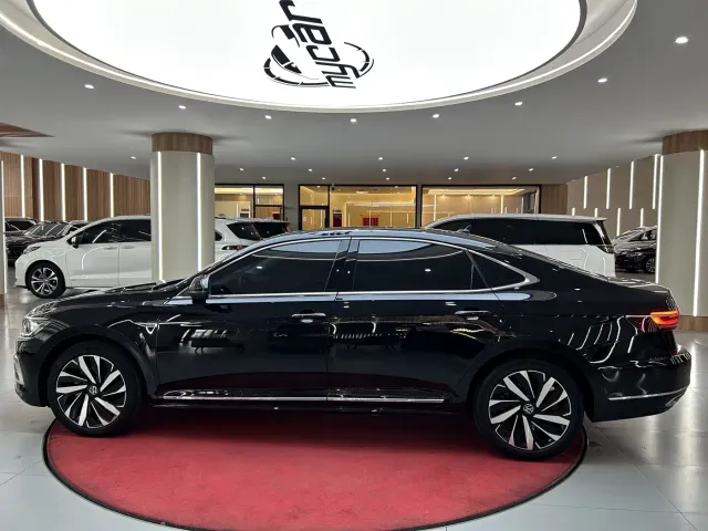 Volkswagen Passat — Фото автомобиля 8