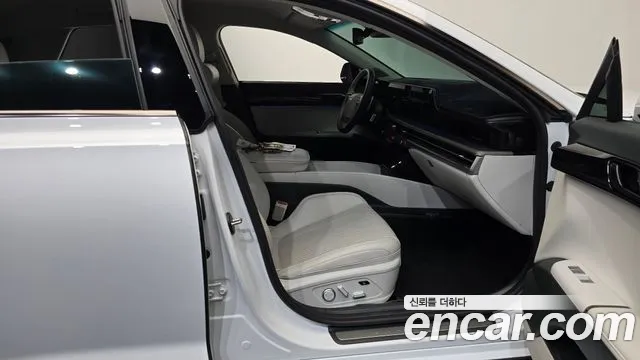 Hyundai Grandeur Grandeur (GN7) 2.5 Бензин 2WD — Фото автомобиля 21