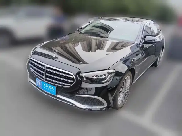 Фотография автомобиля — Mercedes-Benz E-Class