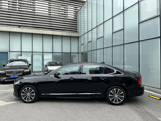 Volvo S90 — Фото автомобиля 5