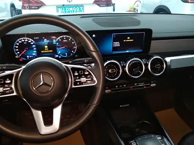 Mercedes-Benz GLB-Class — Фото автомобиля 9