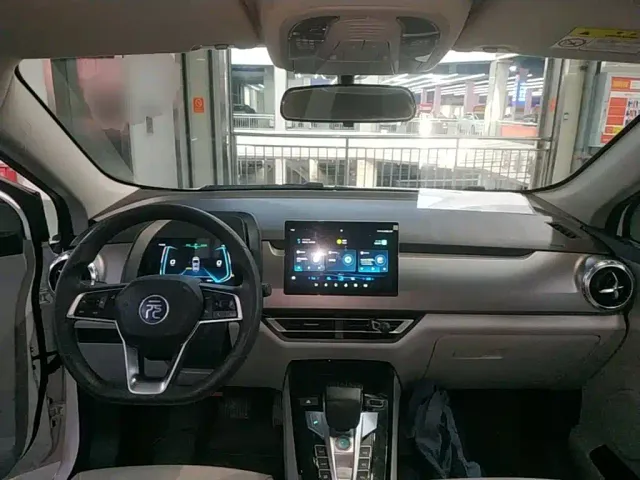 BYD Yuan Pro — Фото автомобиля 9