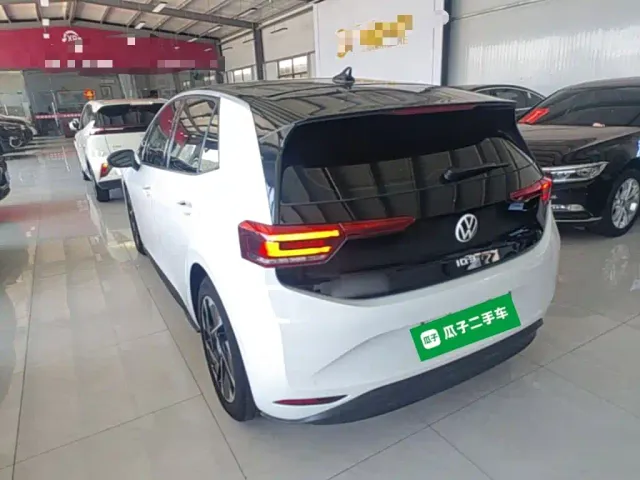 Volkswagen ID.3 — Фото автомобиля 4