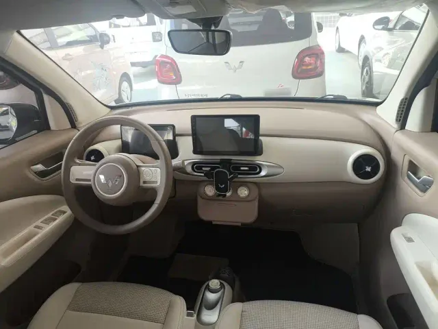 Wuling Hongguang Mini EV — Фото автомобиля 11